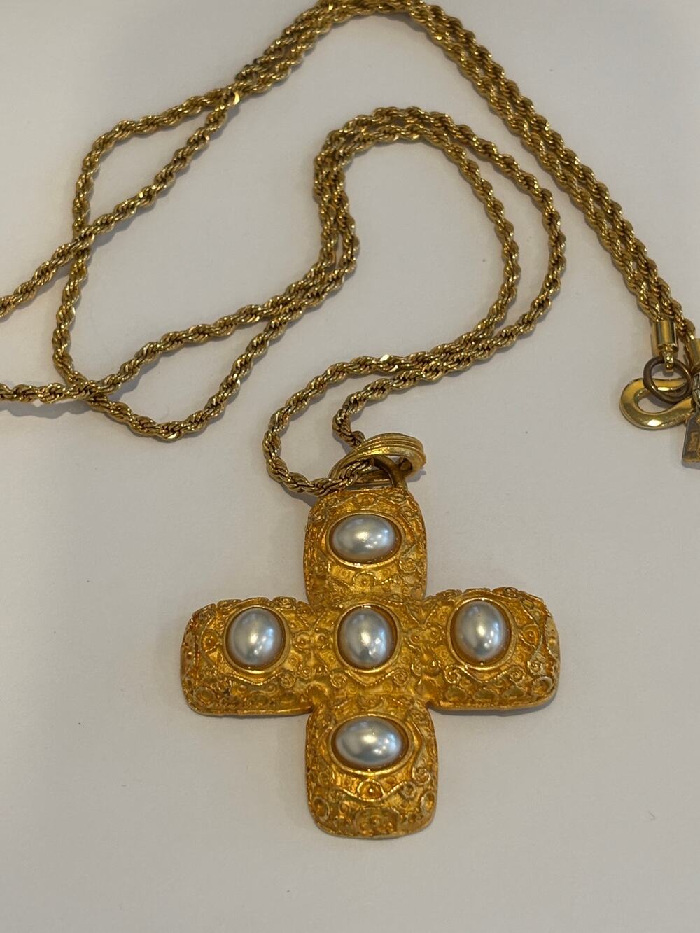 Vintage KJL Kenneth Jay Lane Byzantine Pearl Cross Pendant Necklace Gold Tone